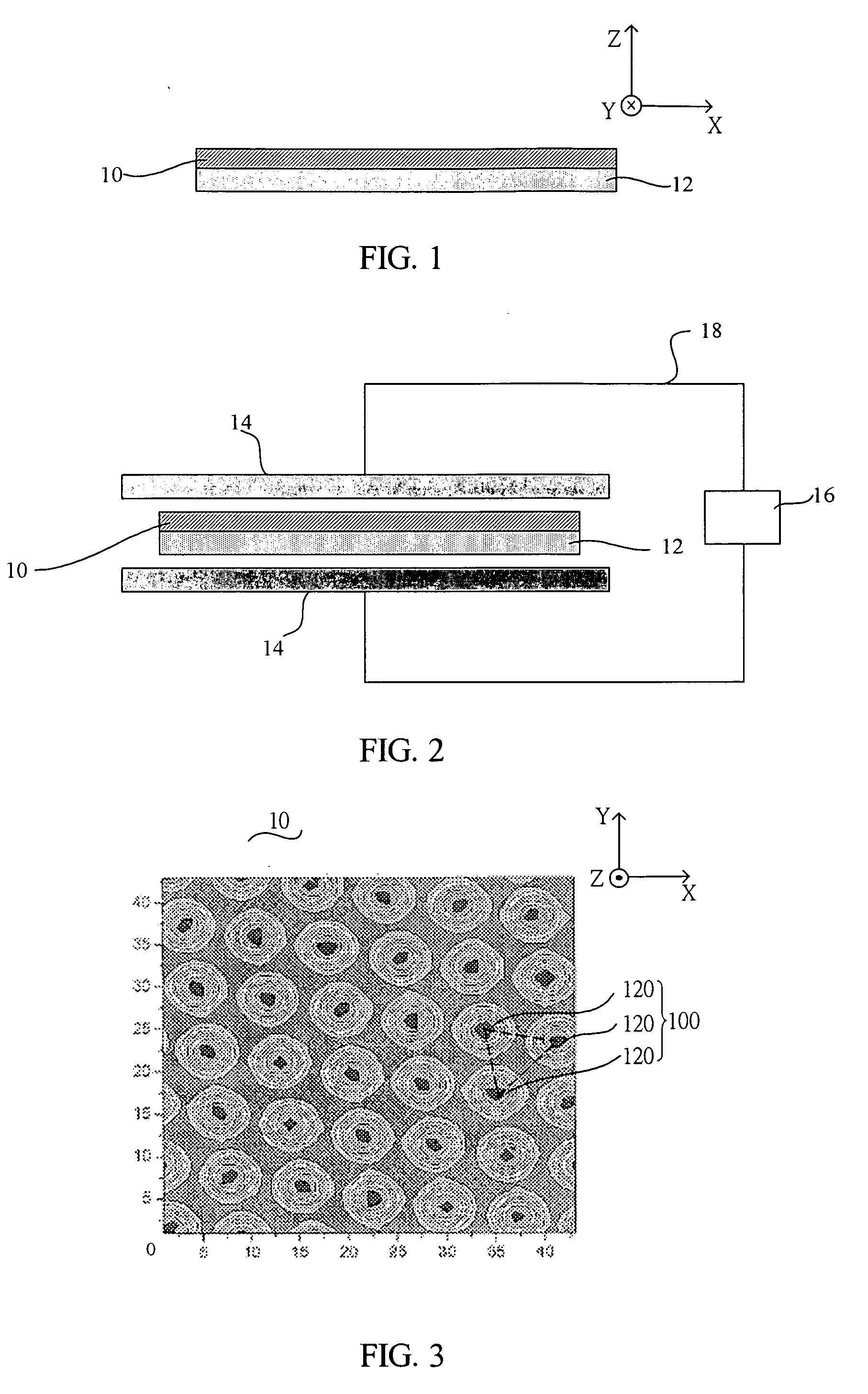 Ferroelectric film with ferroelectric domain array and method for forming same