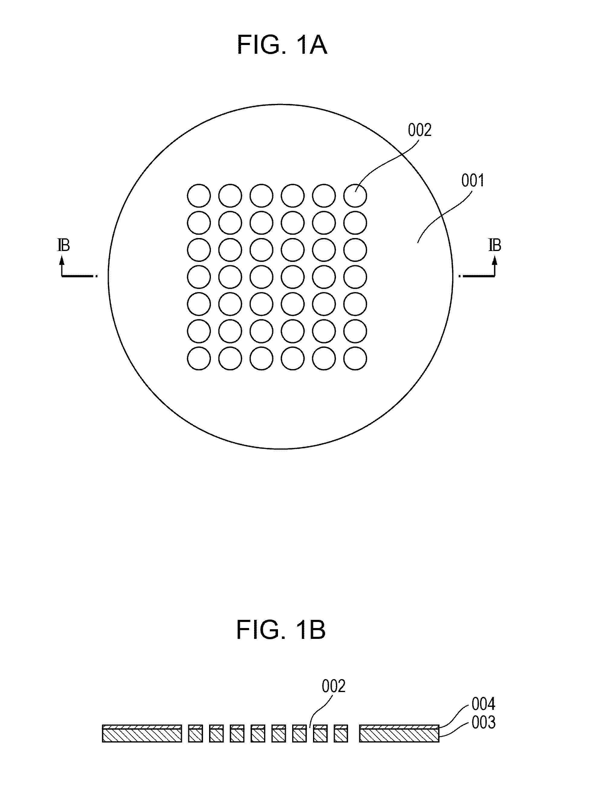Charged particle beam forming aperture and charged particle beam exposure apparatus