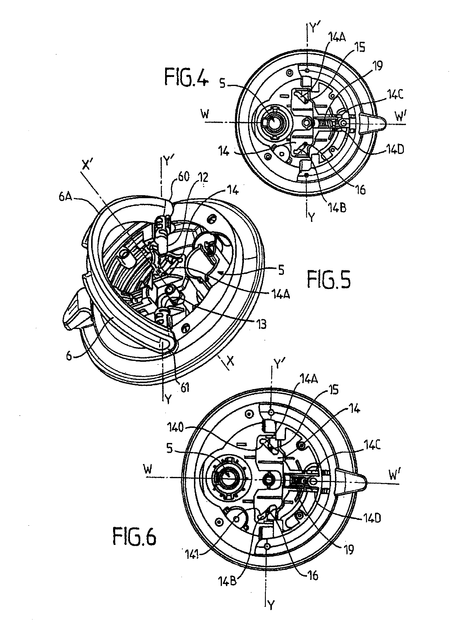 Pressure-cooking utensil provided with a locking/unlocking control member that operates asymmetrically