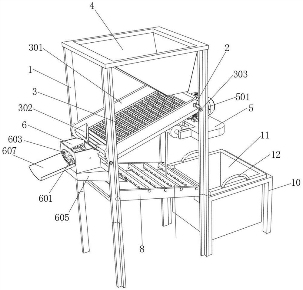 Continuous sand screening device for constructional engineering