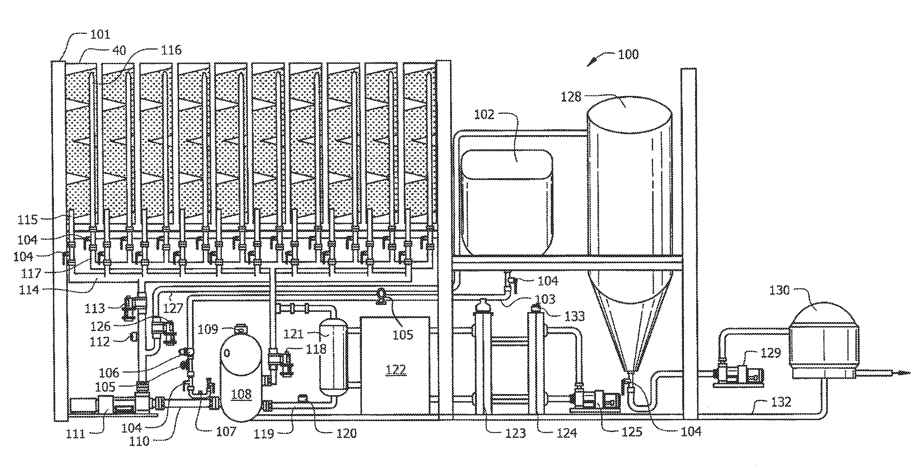 Method of removing algae adhered inside a bioreactor through combined backwashing and lowering of pH level