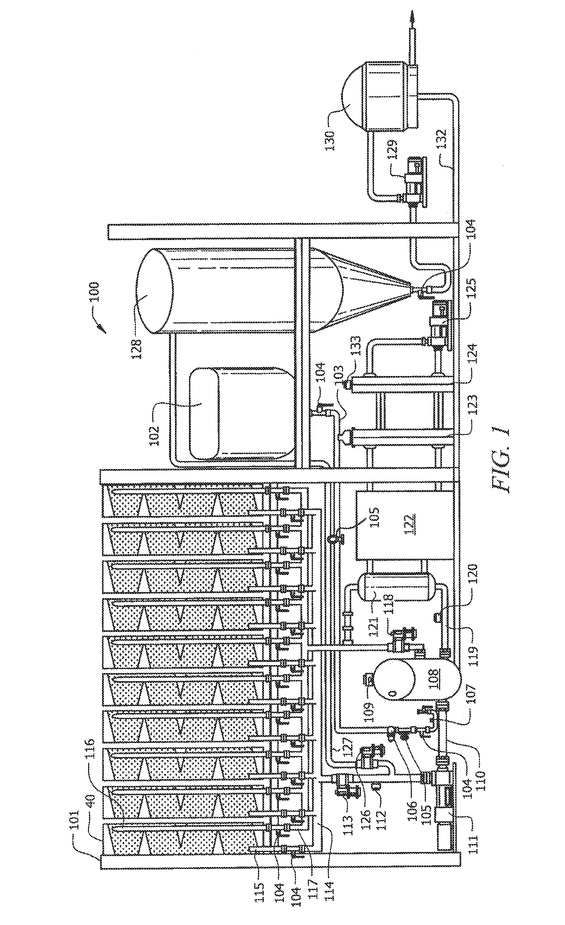 Method of removing algae adhered inside a bioreactor through combined backwashing and lowering of pH level