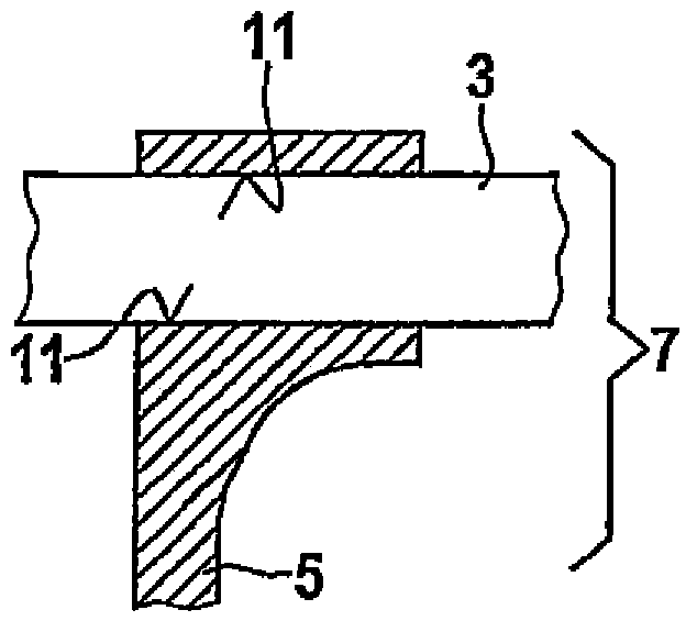 Battery system having battery cells and an apparatus for controlling the temperature of the battery cells