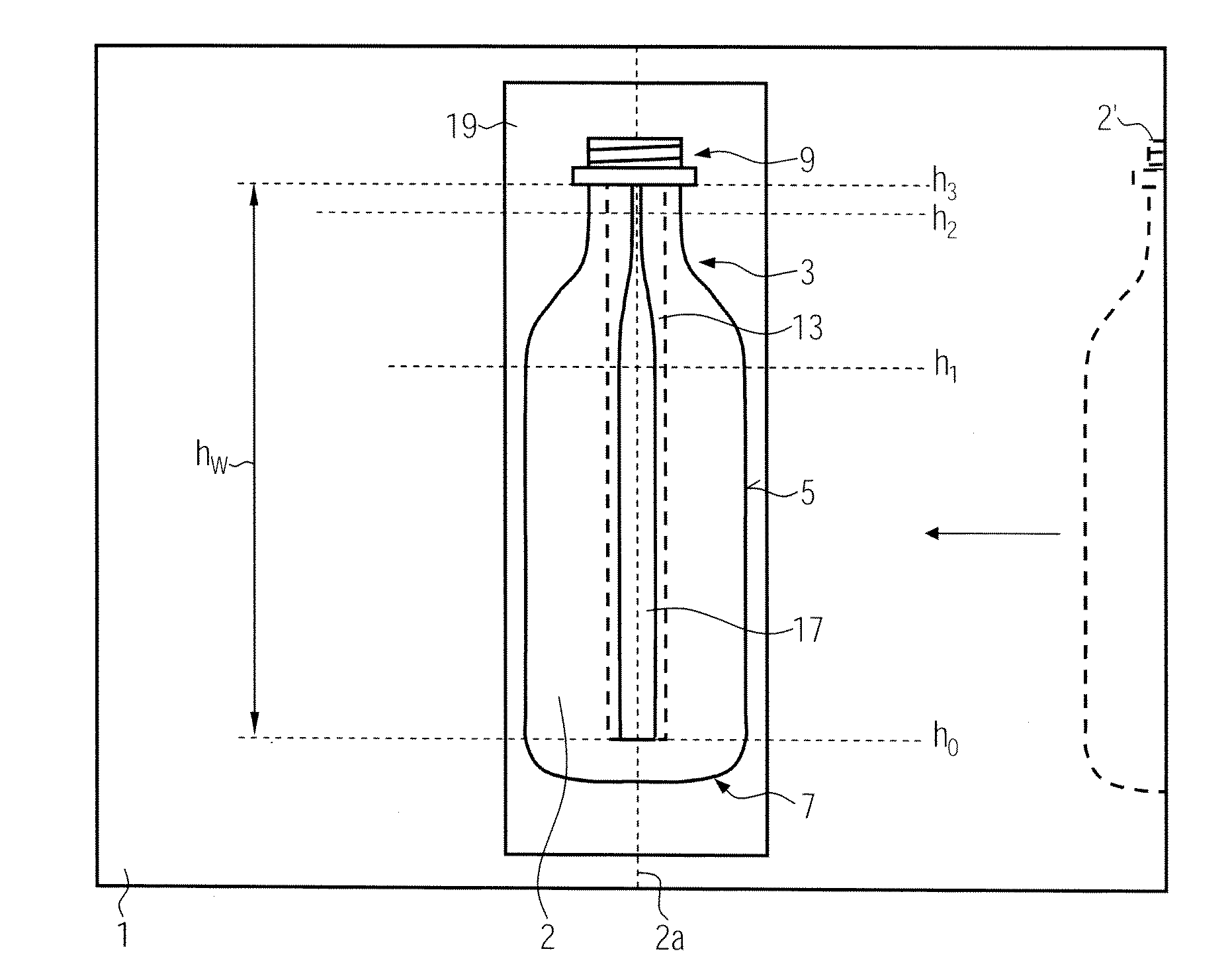 Method and device for determining the mass and/or a mass proportion of a wall section of a plastic bottle