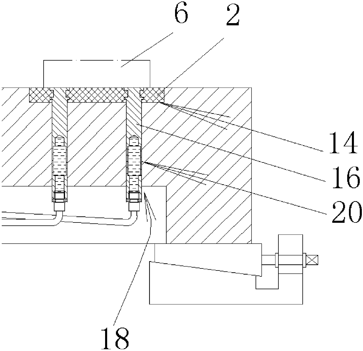 Flexible locating and combined locking type rough turning clamp of large thin-wall flange