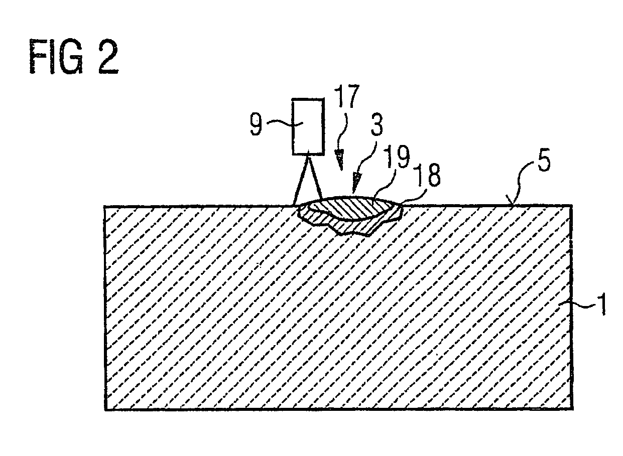 Process for repairing a component comprising a directional microstructure by setting a temperature gradient during the laser heat action, and a component produced by such a process