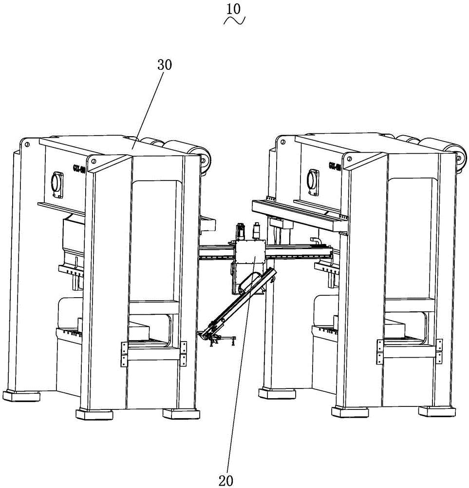 Suspension type deflection mechanical hand and stamping production line thereof
