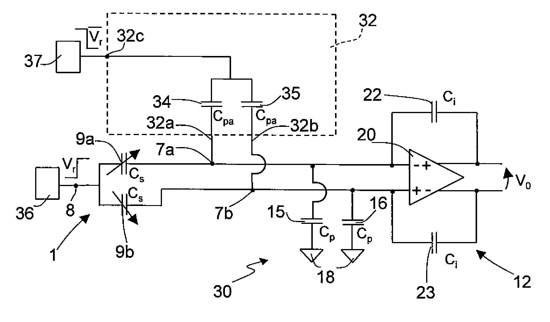 Detection circuit using a differential capacitive sensor with input-common-mode control in a sense interface