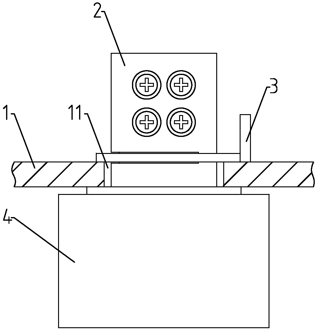 Metering box outgoing line plugging device for user self-service wiring