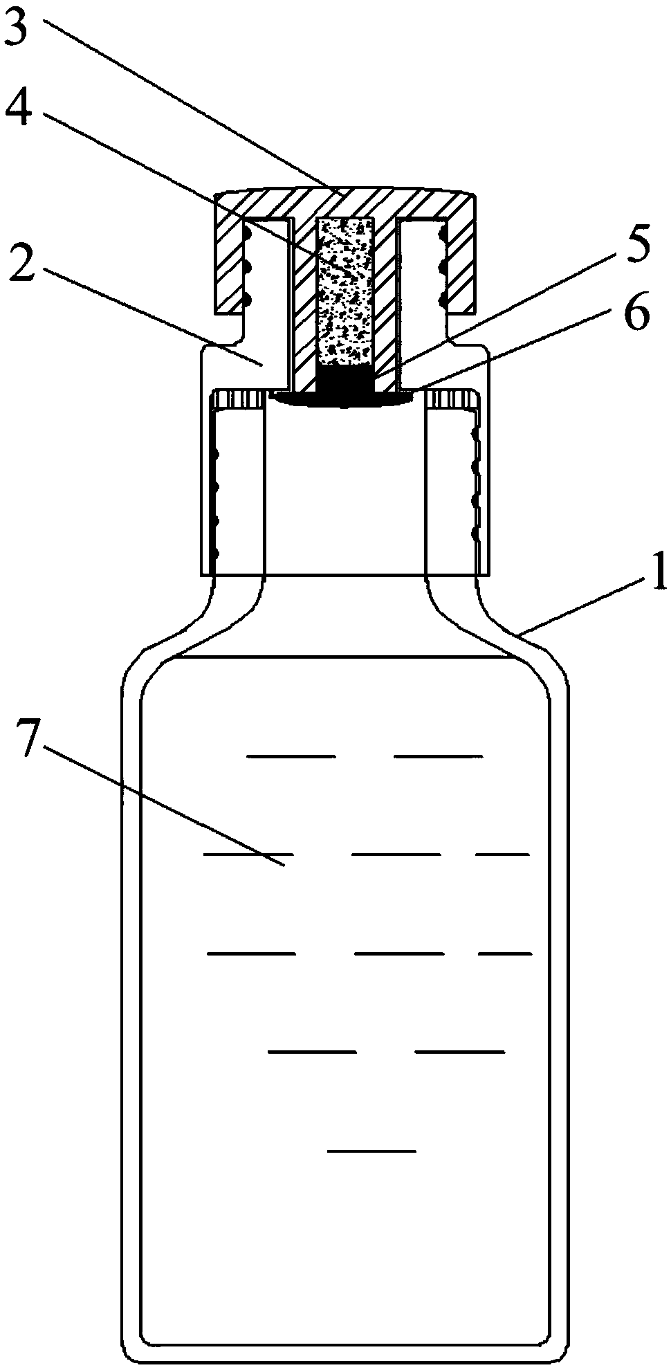 Solid-liquid split charging bottle