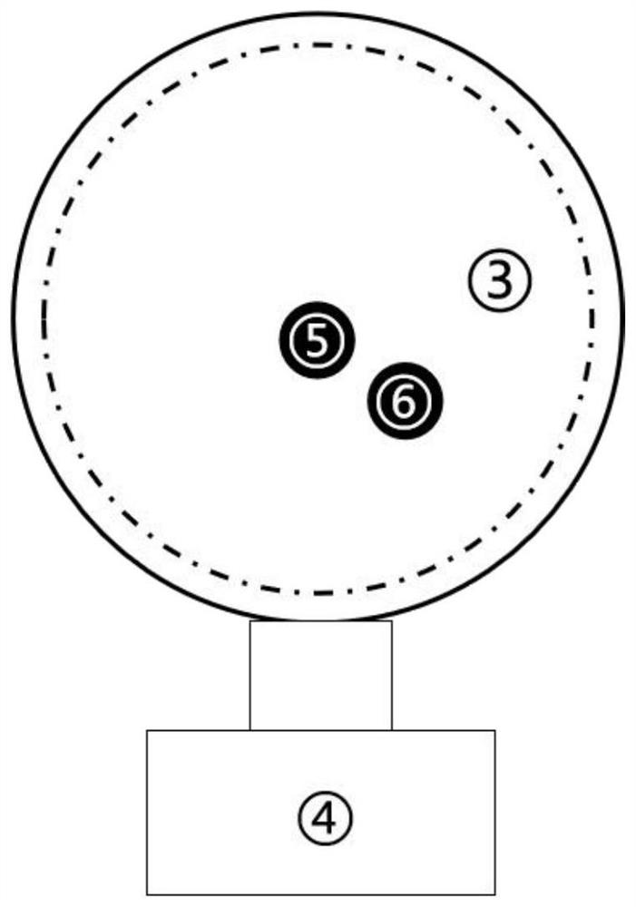 Device and method for sputtering and depositing metal on surface of magnetic powder material