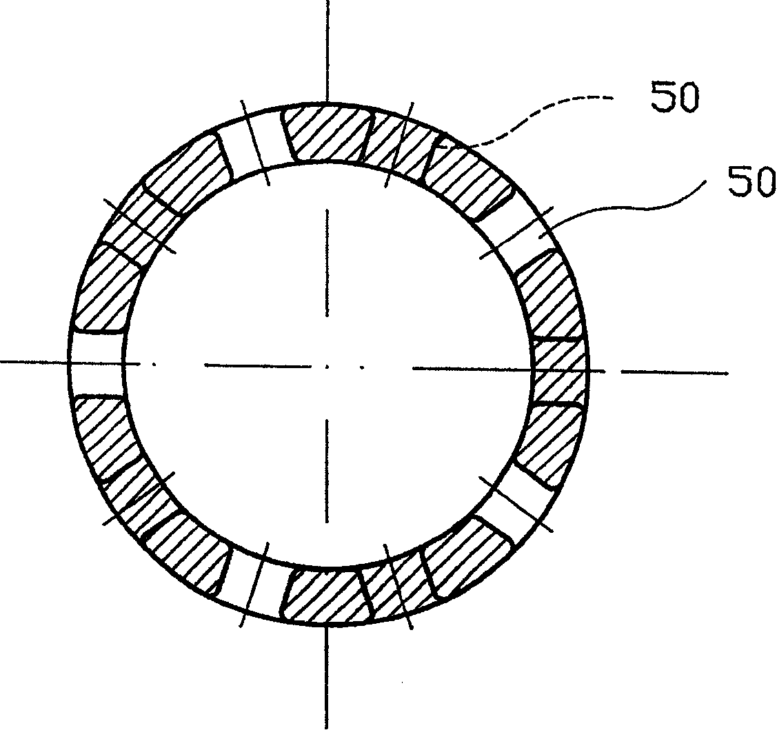 Valve arrangement for reciprocating machinery such as a pump and a compressor