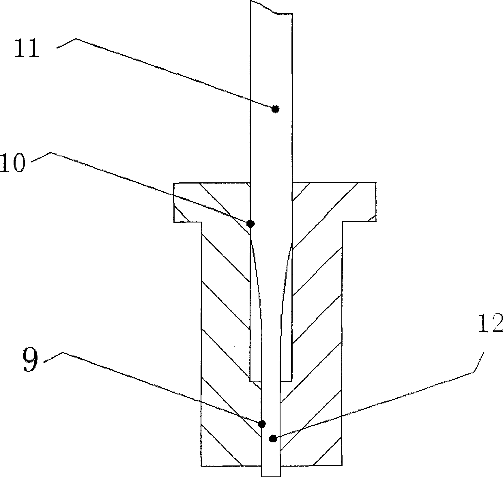 A reinforced method of guiding surfaces in guiding protection equipment of long thin embossing dies