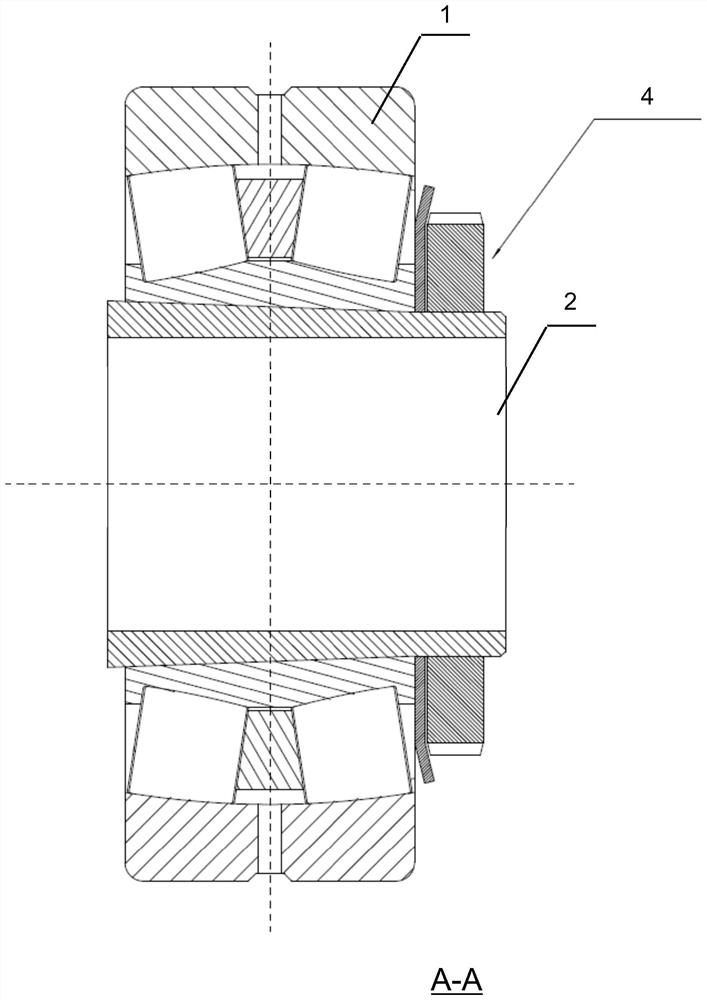 A bearing suitable for quick replacement on transmission equipment and its installation method