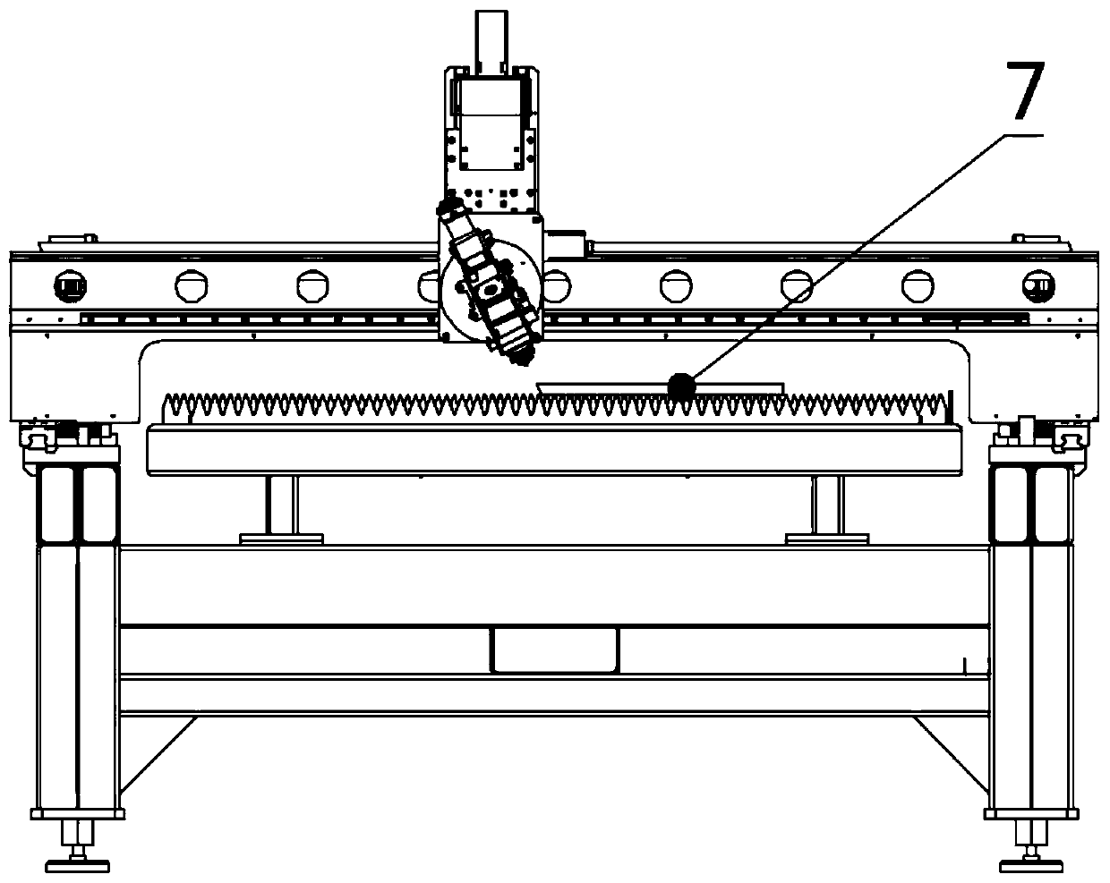 Laser cutting machine with rotatable laser head