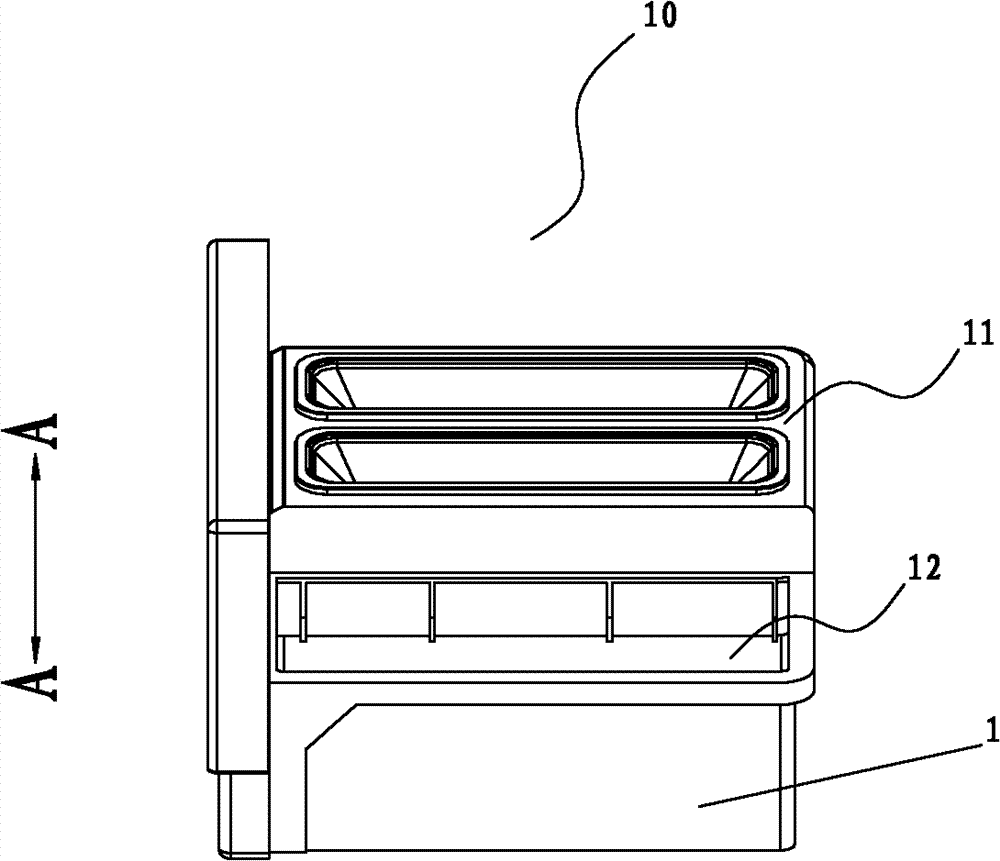 Manual ice machine and refrigerator with same
