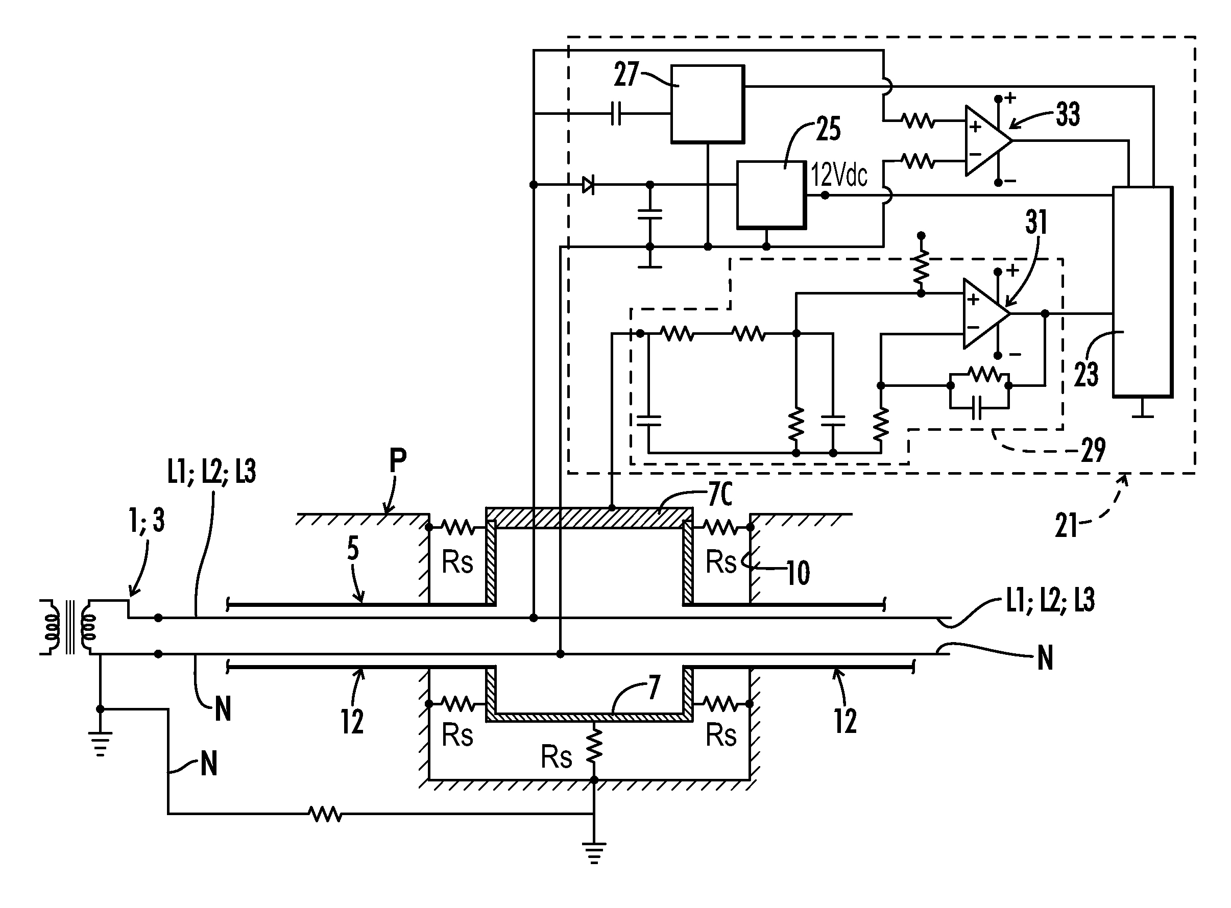 Electricity distribution network with stray voltage monitoring and method of transmission of information on said network