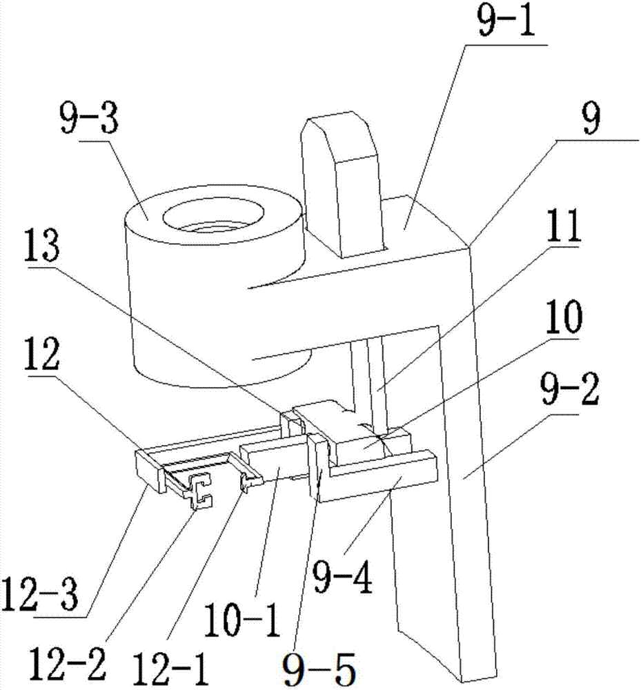 Yarn carrier capable of automatically replenishing and discharging yarns and three-dimensional knitting machine utilizing yarn carrier