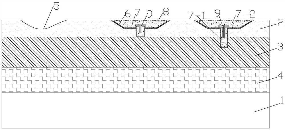 Pit slot reinforcing structure and method for old asphalt pavement