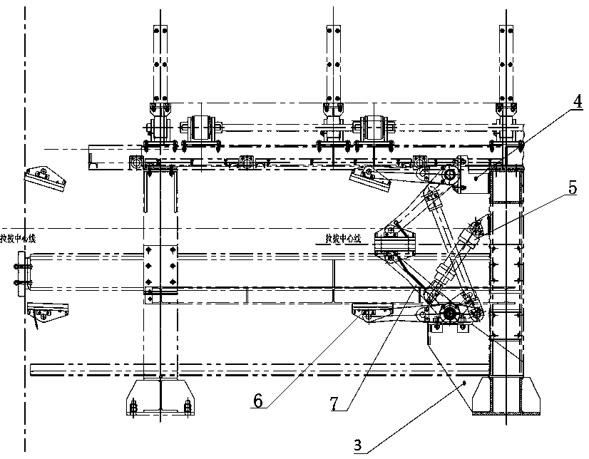 Device used for guaranteeing straightness of drawing pipe