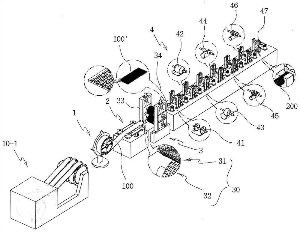 Embossed stainless steel pipe manufacturing device and embossed stainless steel pipe manufacturing method using the same