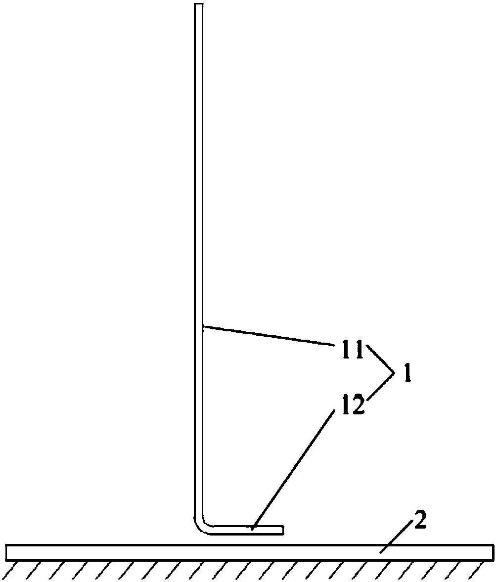 Base station antenna and isolation plate thereof