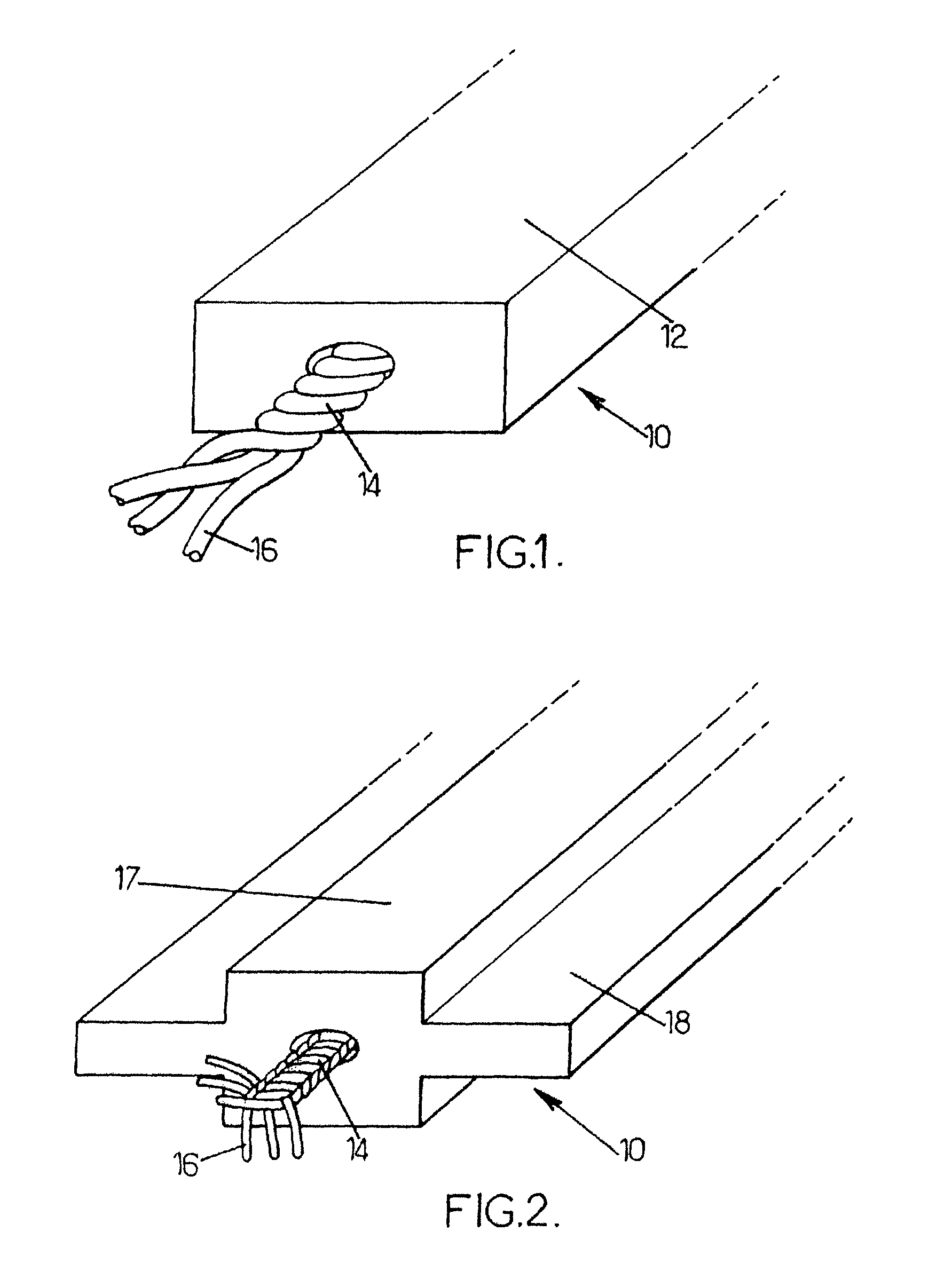 Reinforced stabilising strip intended for use in reinforced earth structures