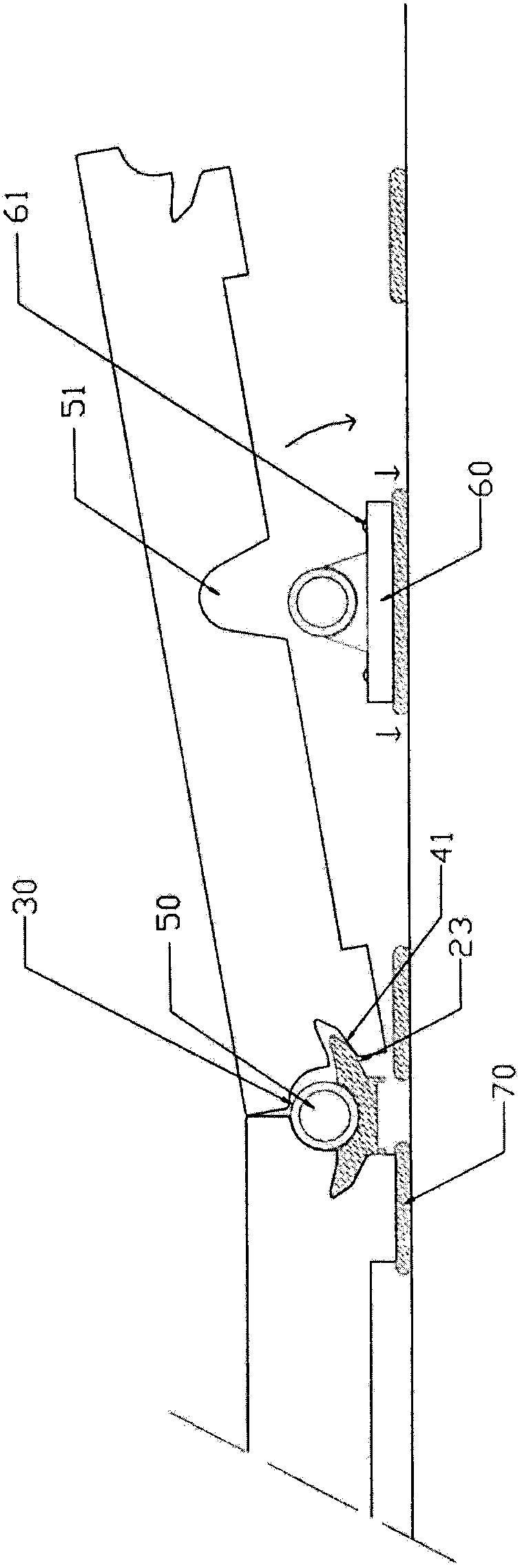 Cooling/heating floor connected by clamp pieces