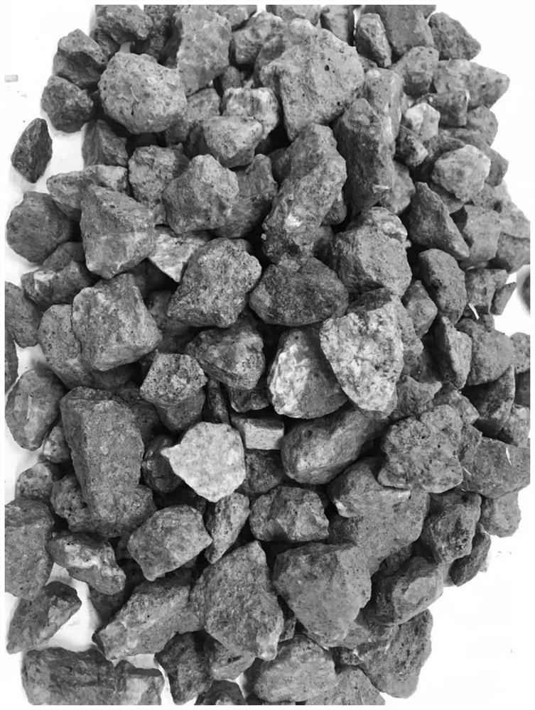 A kind of modification method of recycled concrete aggregate and its concrete composition and application