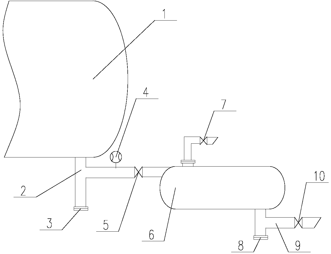 Device for draining water from vacuum environment to normal pressure environment