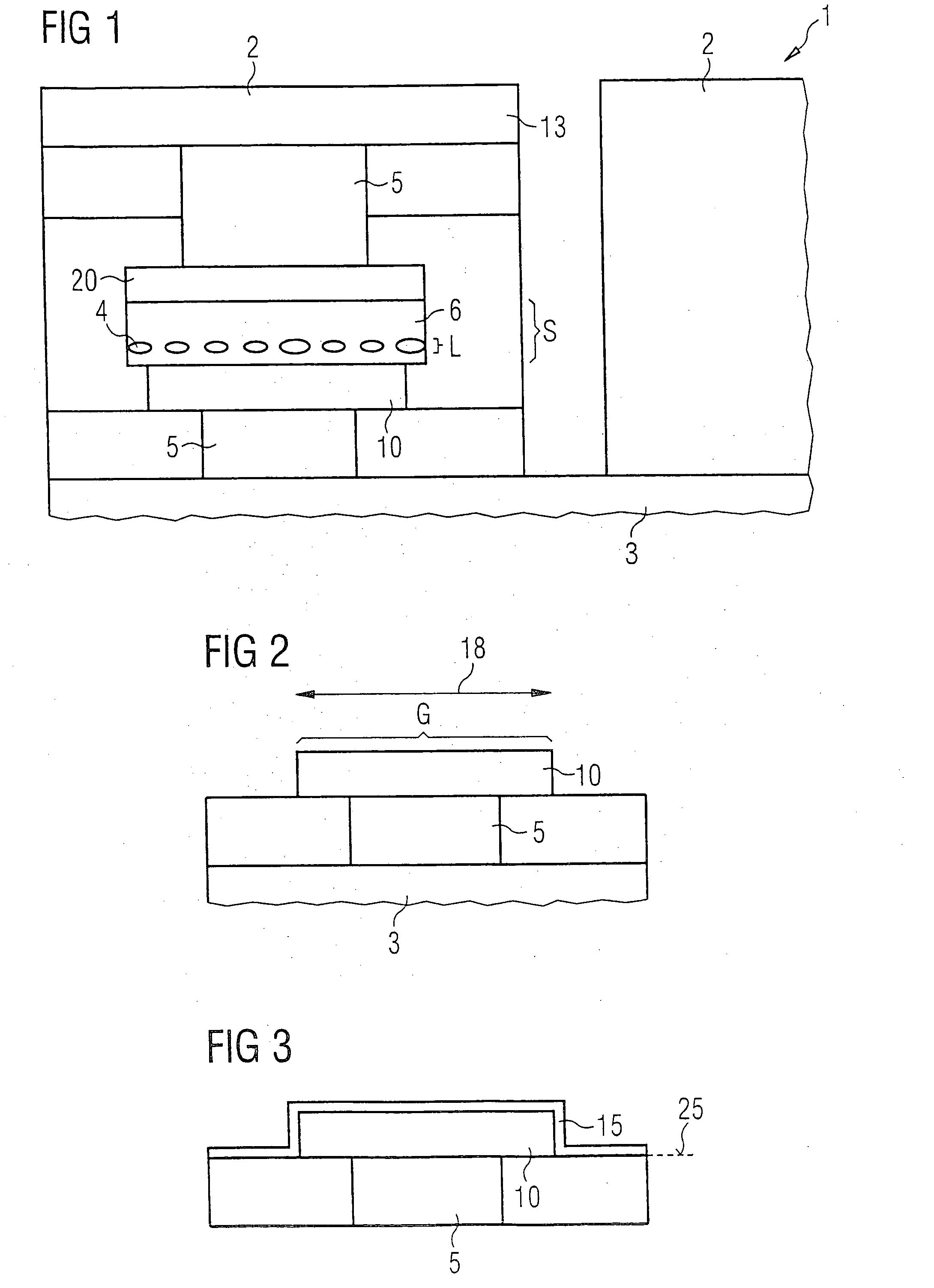 Intergrated semiconductor memory and method for producing an integrated semiconductor memory
