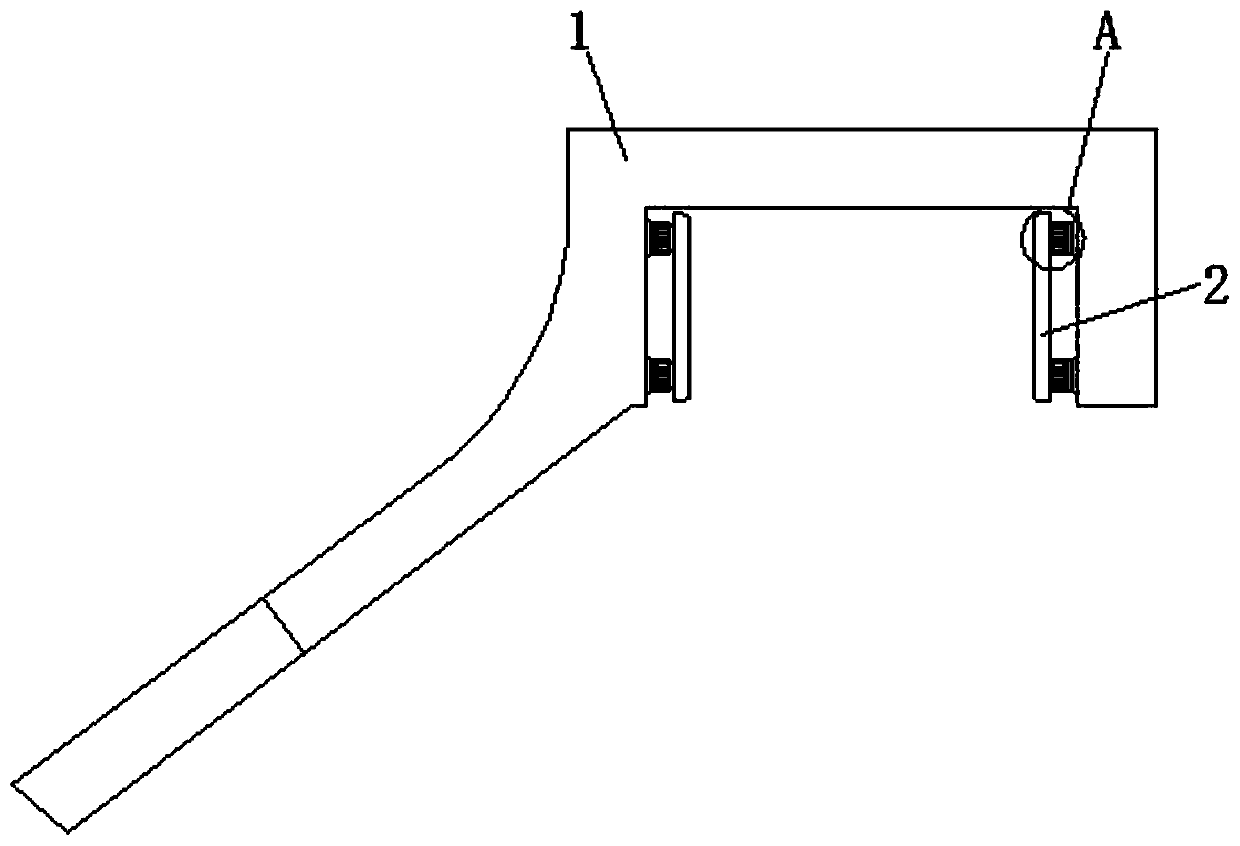 Externally-hung channel connecting piece