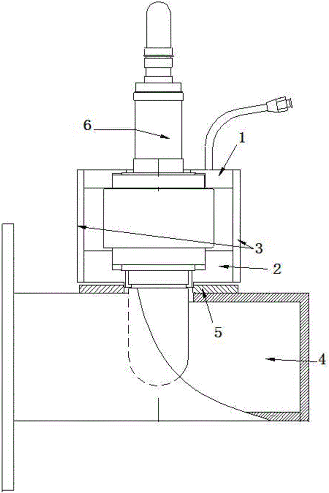 Continuous wave magnetron waveguide excitation device