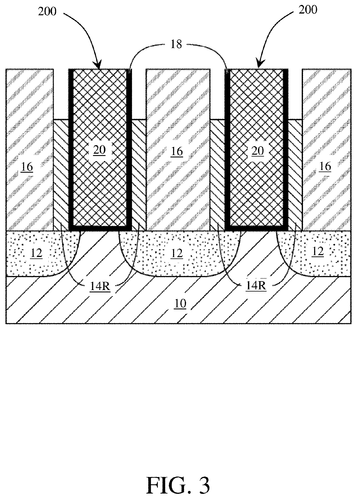 Transistor with reduced gate resistance and improved process margin of forming self-aligned contact