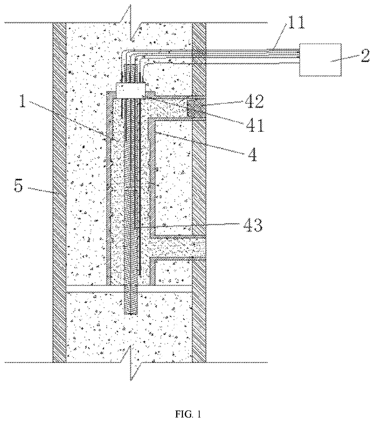 Apparatus and method for detecting grout compactness in grouted splice sleeve