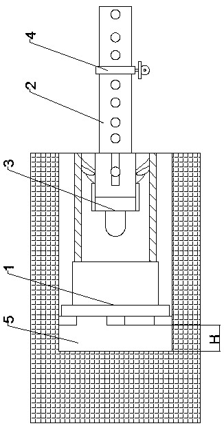 Outburst coal seam hole protecting device and screen pipe insertion method thereof