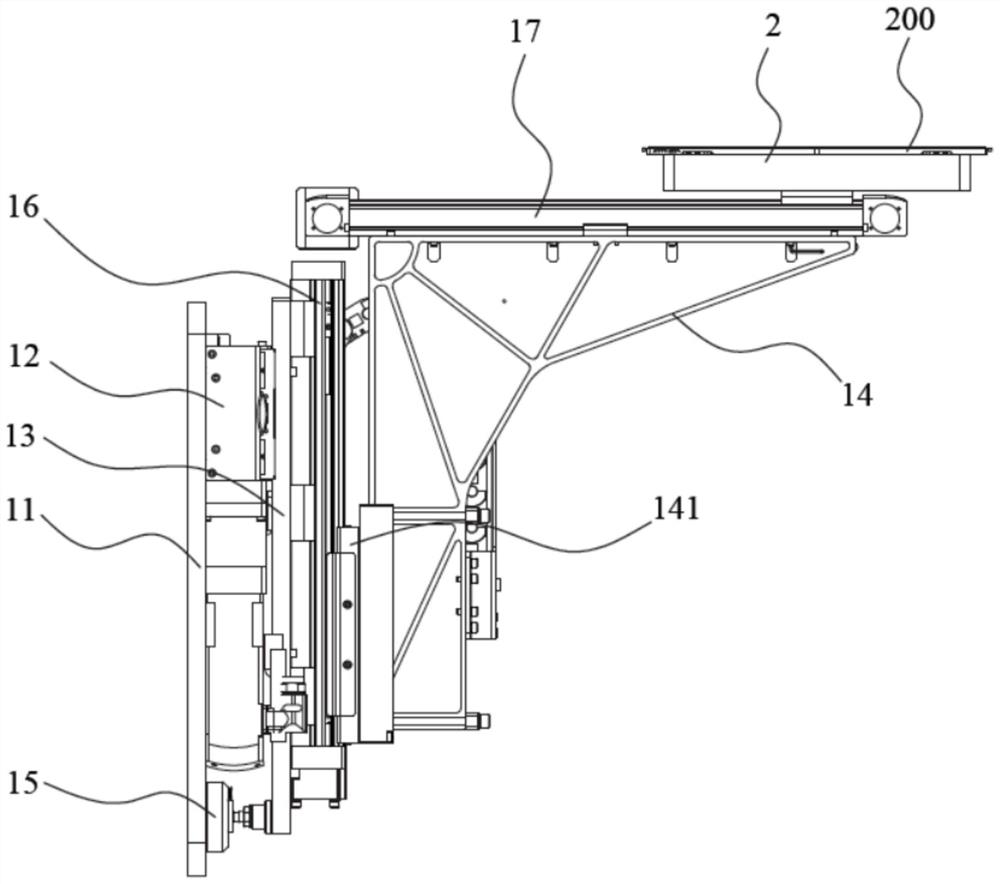 Tray conveying device