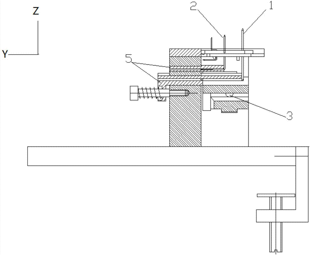 A combined assembly mechanism for the bottom plate of the lead-out line of the circuit board for the vehicle