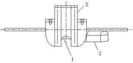 Asymmetric piercing electrode for piercing type lightning arrester