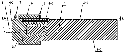Cooling and vibration reduction tool bar applied to machining for large-pitch screw rod