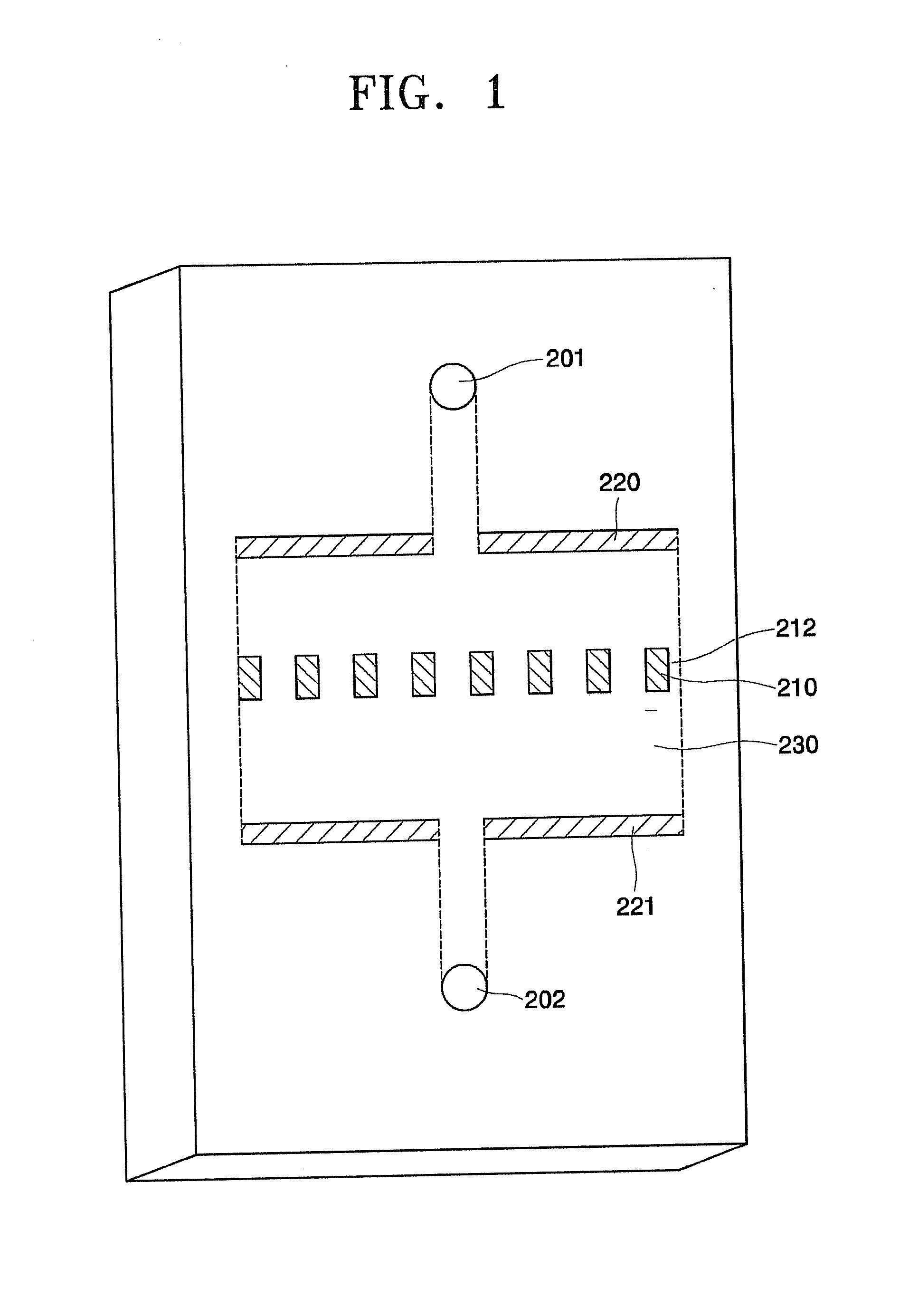 Apparatus for and method of separating polarizable analyte using dielectrophoresis