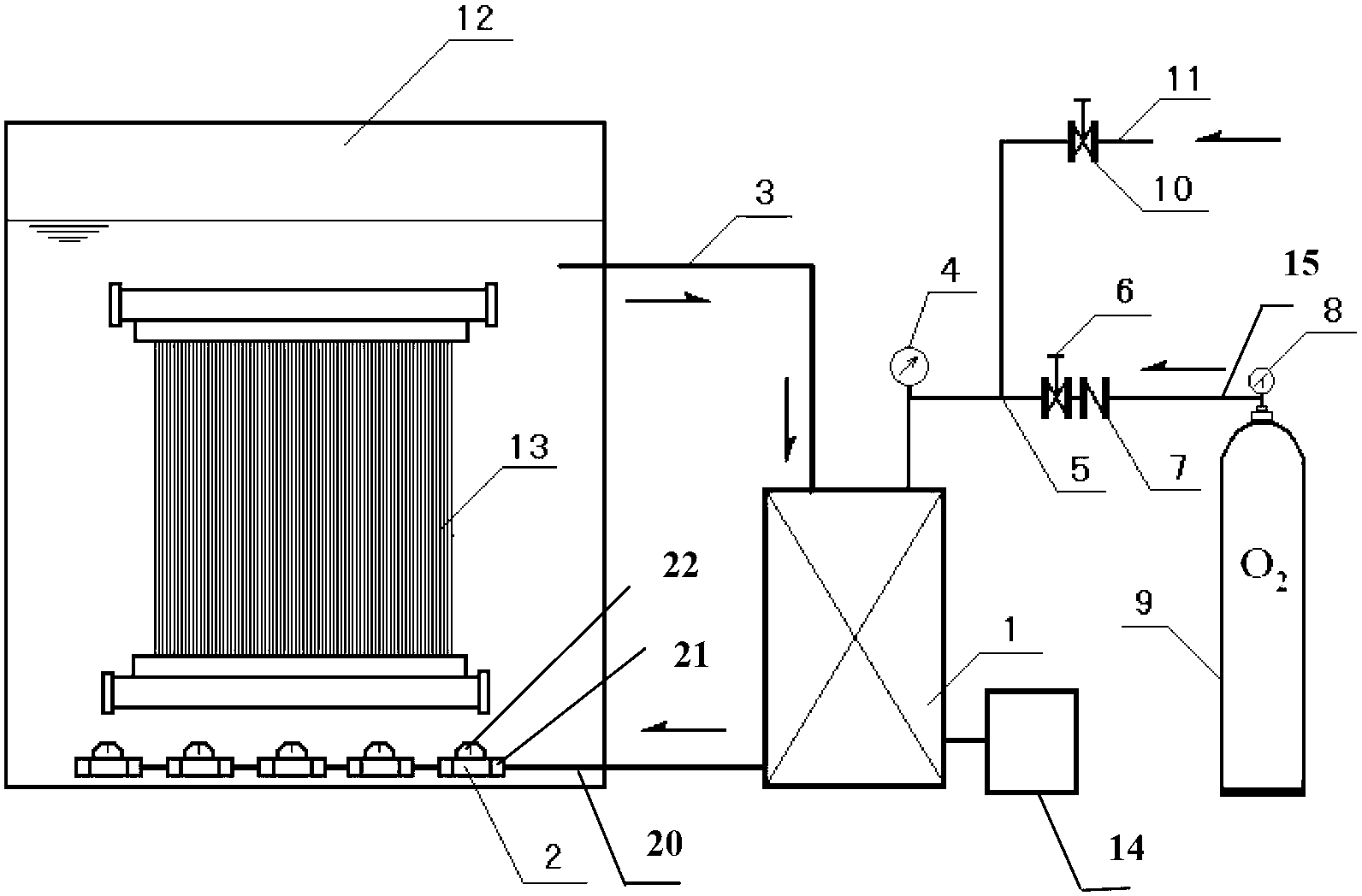 Membrane cleaning device applicable to submerged membrane bioreactor