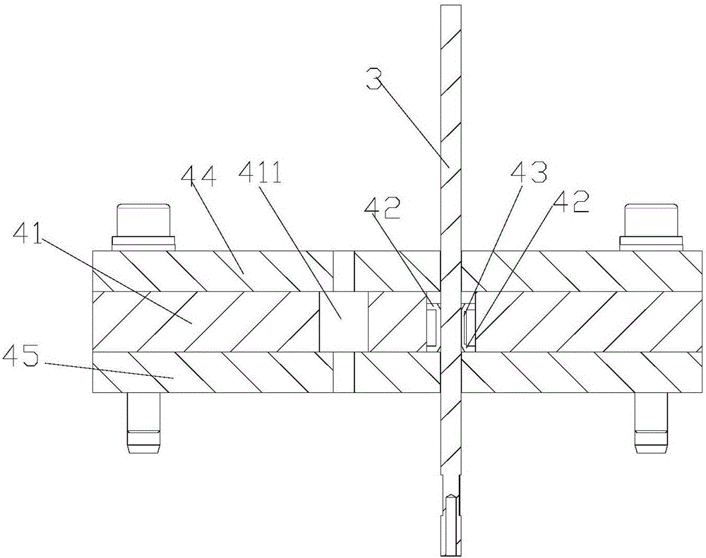Structure with expanding rod free of being extracted and pipe expander