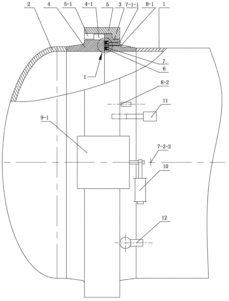 Pressure vessel door quickly-opened device with leakage on-line detection function