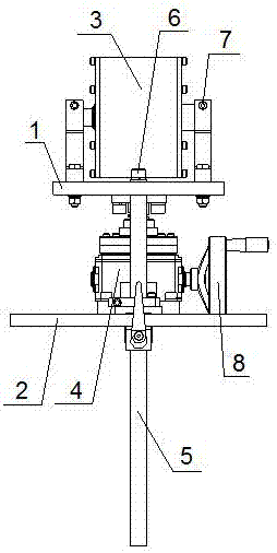 Automatic centering roller central frame device capable of ascending and descending