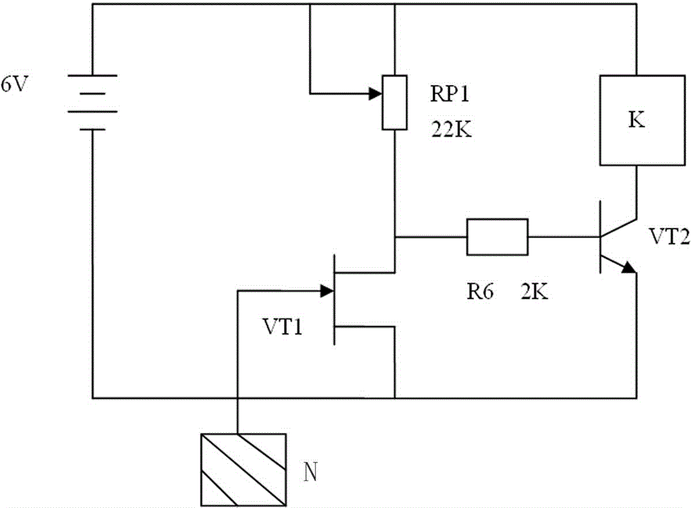 Fan control circuit with functions of controlling temperature and preventing touch and electric leakage