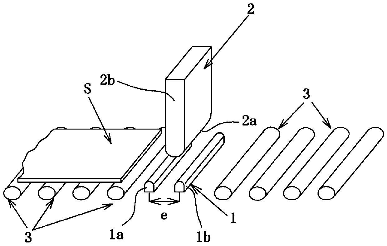 Manufacturing method of steel pipe and stamping die used in the method