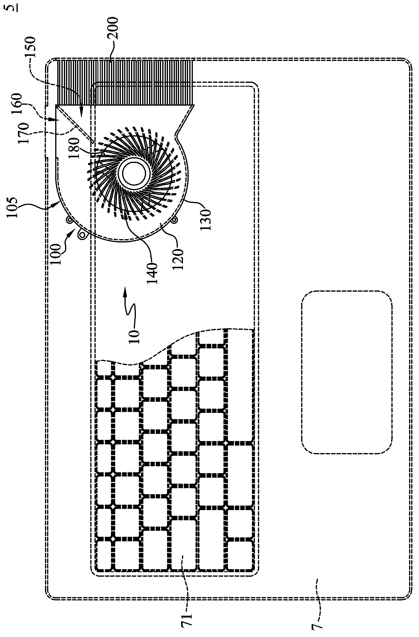 Heat radiating module, electronic device and dust removing method thereof