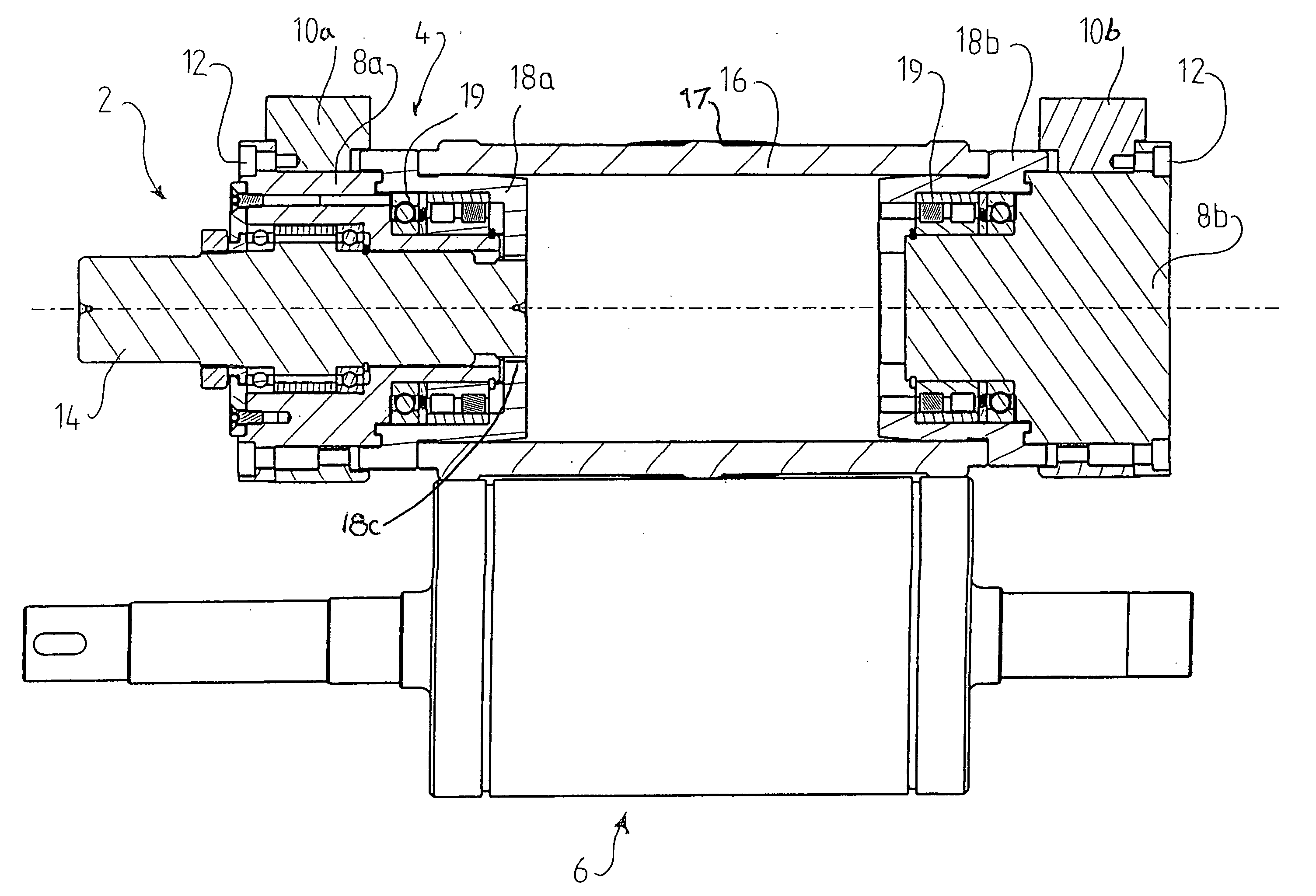 Rotary cutter and rotary cutting apparatus provided with the rotary cutter