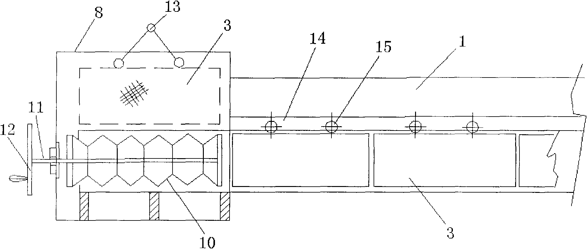 Net cage plug flow type fermentation device and operational method thereof
